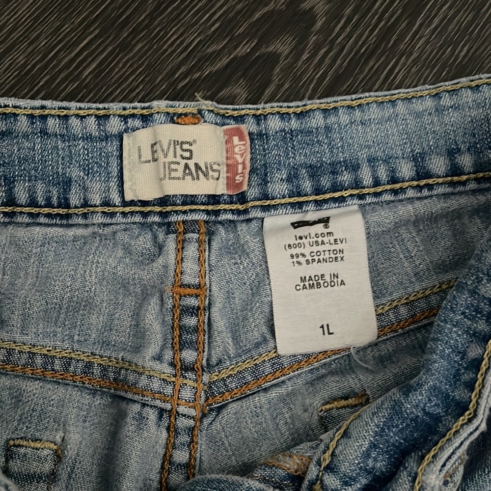 Levi shorts - Picture 4 of 4